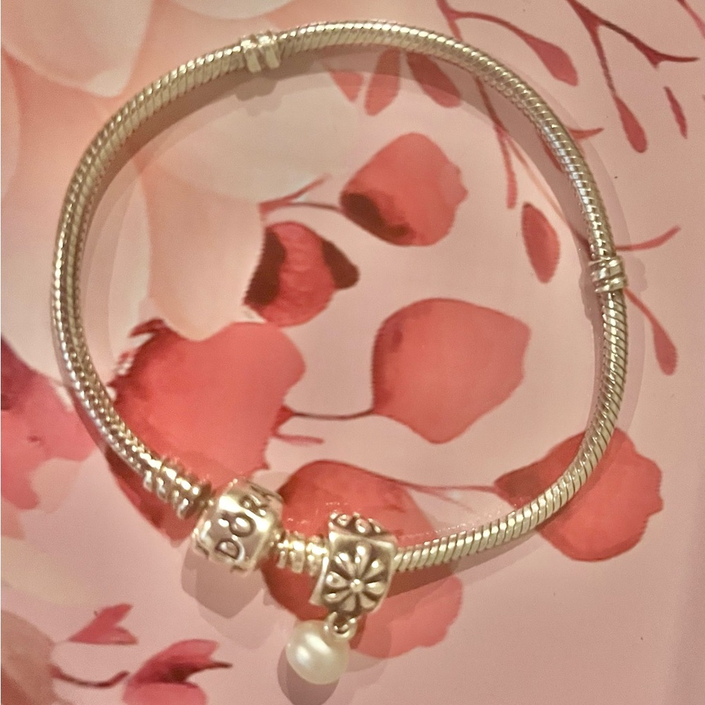 LIKE NEW Pandora Silver and White Charm Bracelet with Flower Pearl Charm- 19 cm